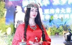 一下又一下地挺进她